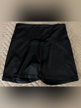 NWT OFFLINE by Aerie Black Bike Shorts Size Medium